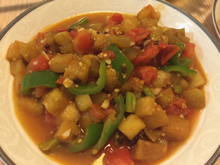 西红柿尖椒炒茄子