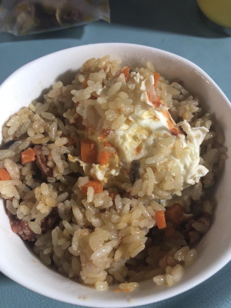 懒人电饭锅香肠焖饭/煲仔饭