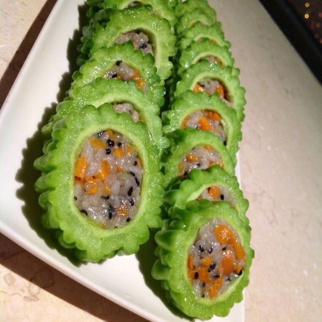 艾艾艾艾维做的素苦瓜盅steamedbalsampearbowlwithfriedrice