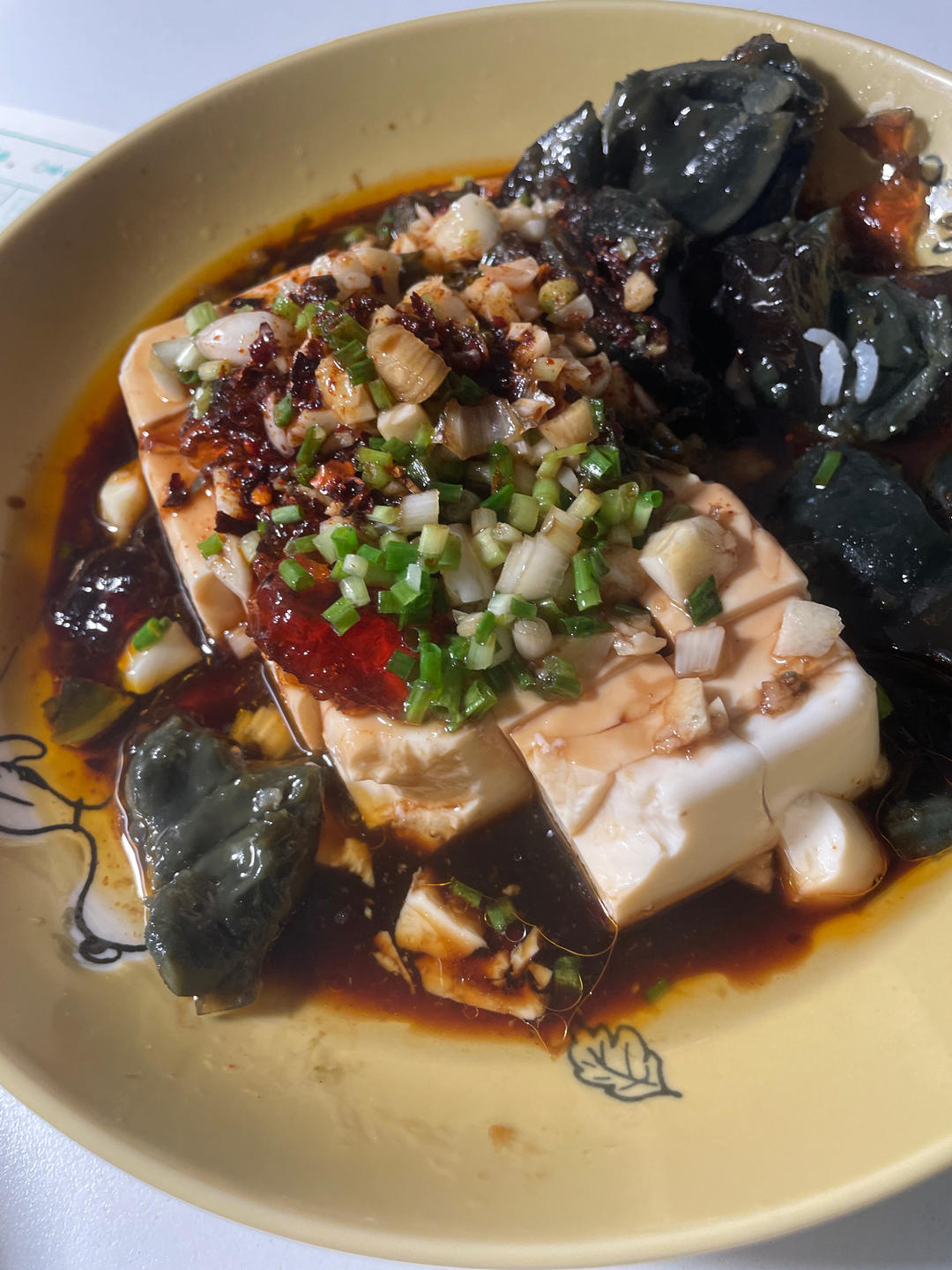 皮蛋拌豆腐