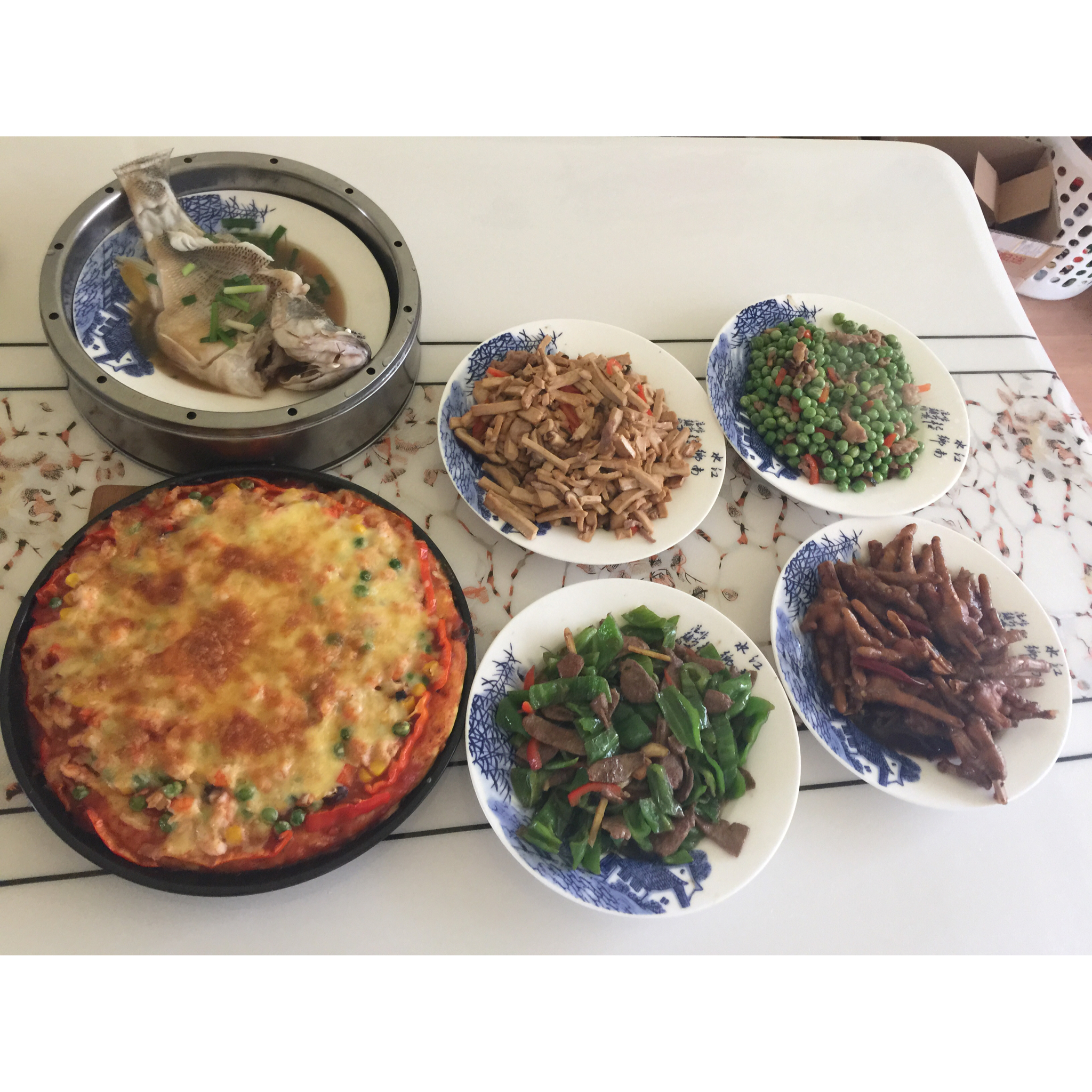 厚底鲜虾培根披萨