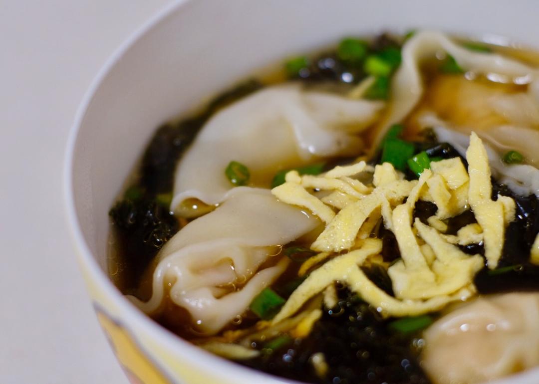 上海菜肉馄饨（附两种馄饨的包法）