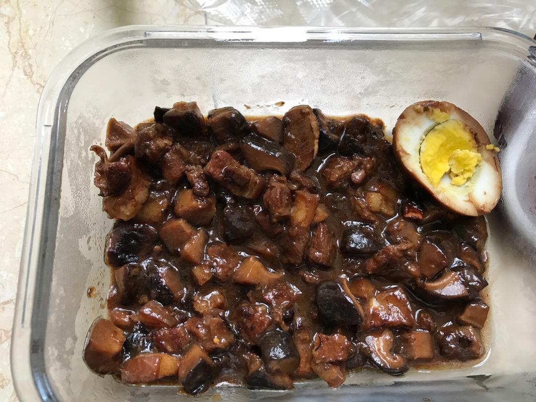 洋葱酥卤肉饭