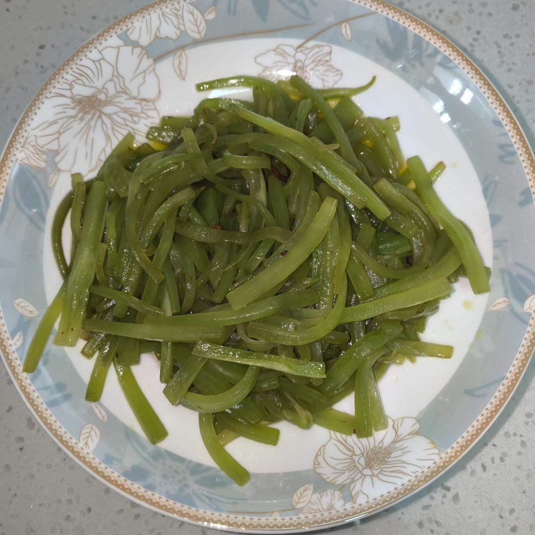 清炒莴笋丝