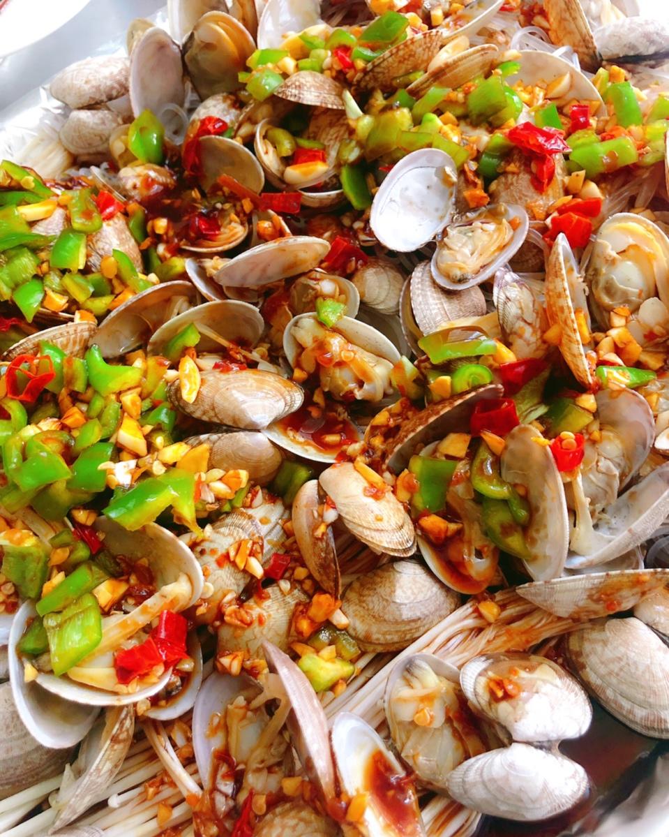 蒜蓉粉丝金针菇烤花蛤