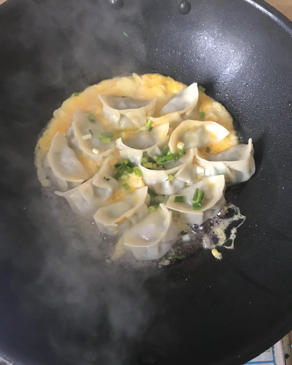 懒人快手抱蛋煎饺
