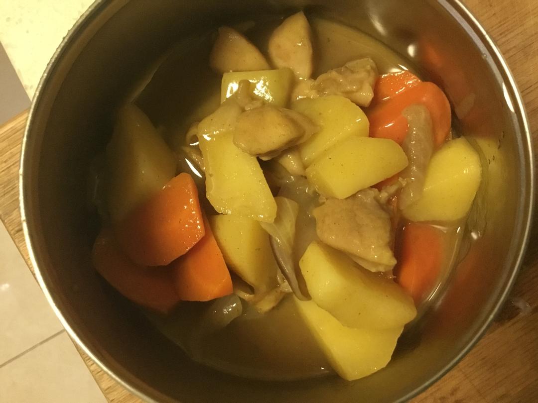 咖喱鸡肉饭