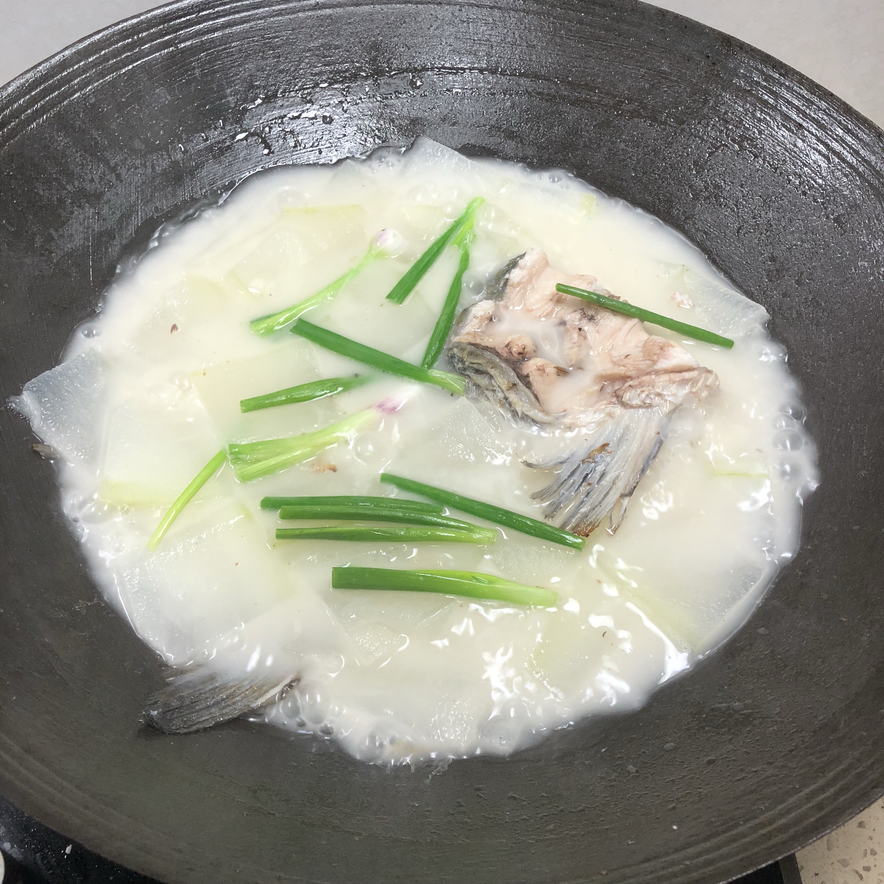奶白鱼尾冬瓜汤（一鱼两吃）的做法 步骤4