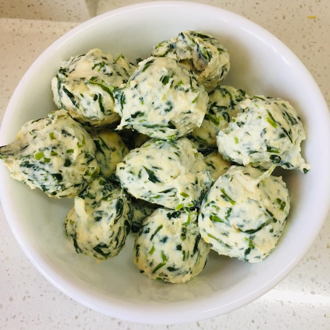 荠菜鸡肉丸子