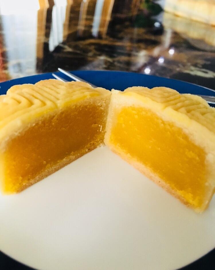 金沙奶黄月饼