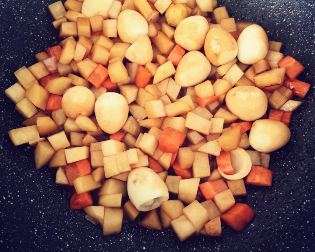 土豆焖饭的做法 步骤2