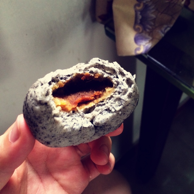 红薯蓉馅黑包子