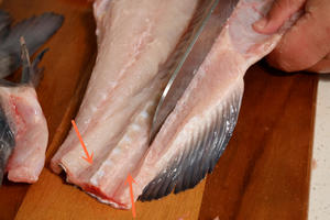 ㊙️可媲美探鱼的烤鮰鱼❗️鲜香滑嫩、刺又少、巨好吃😋的做法 步骤3
