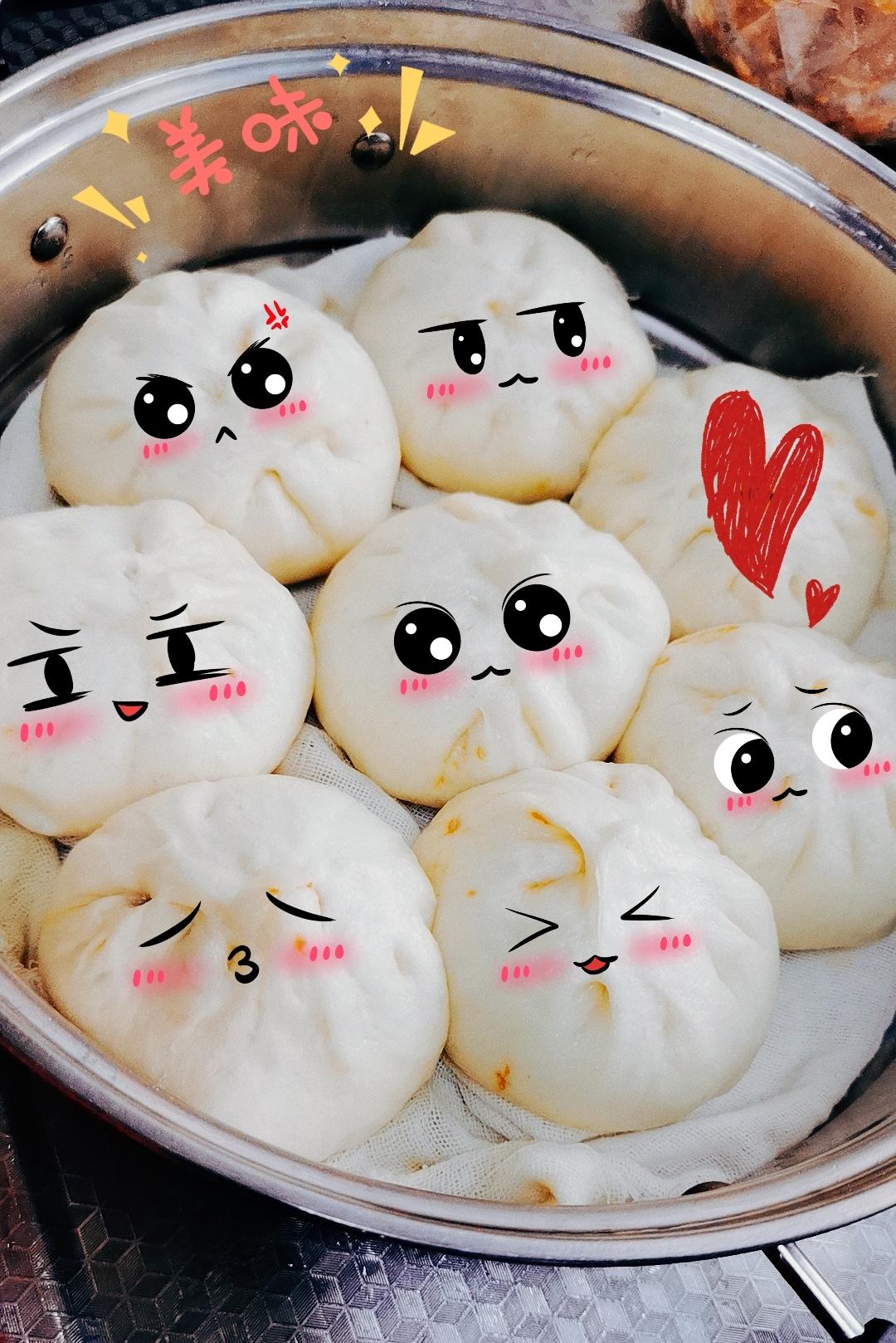 松软多汁的肉包子