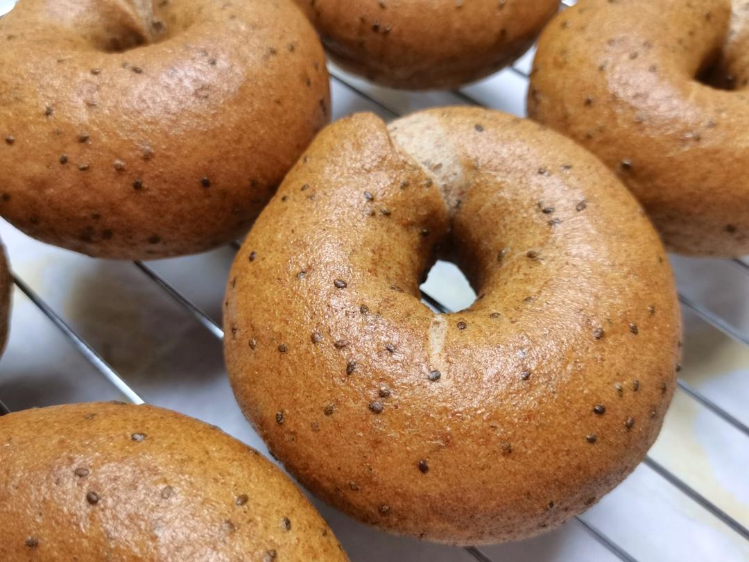 黑芝麻全麦贝果