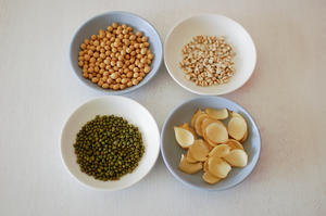 百合薏仁绿豆浆的做法 步骤1