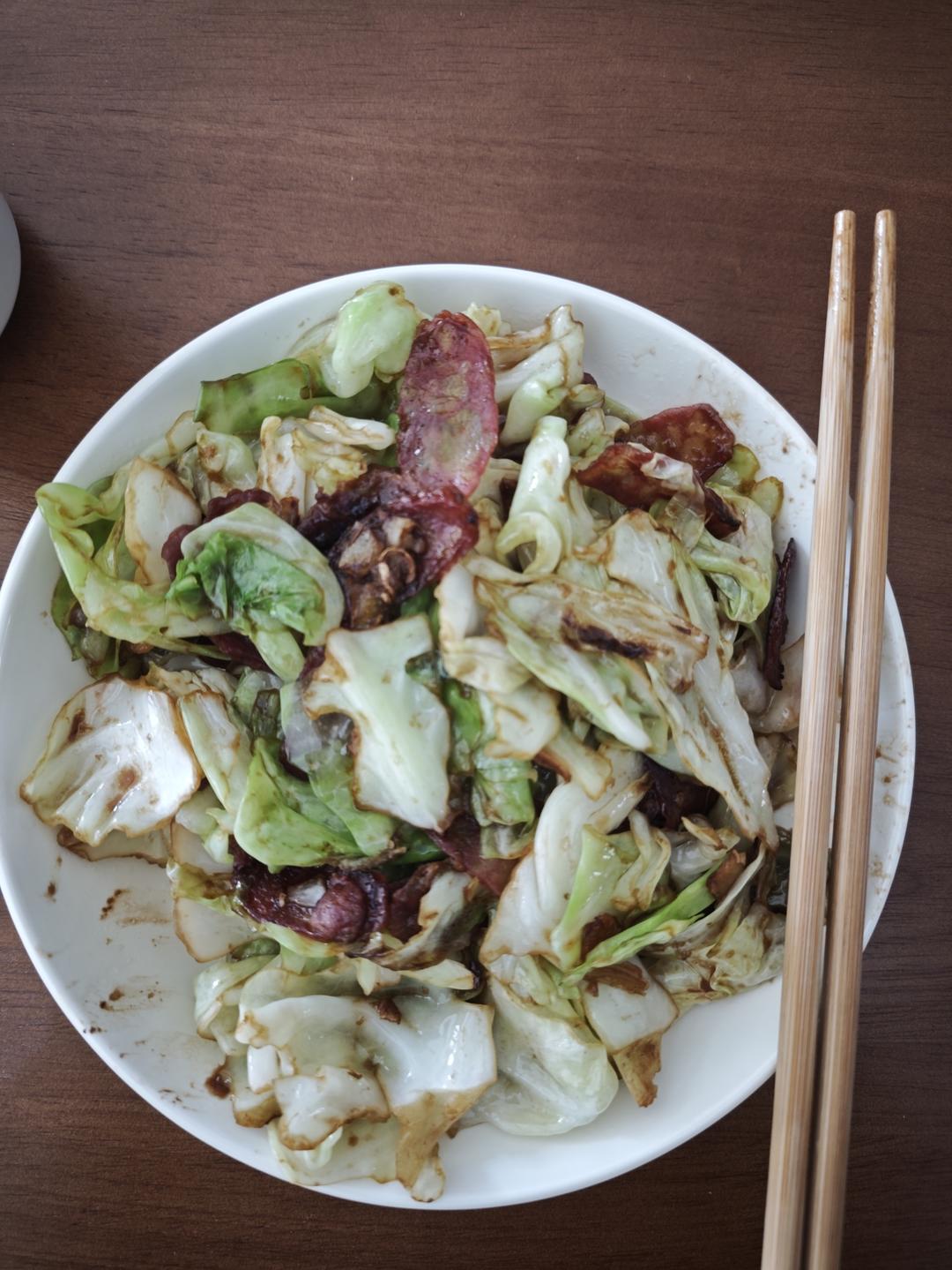 广式腊肠炒包菜