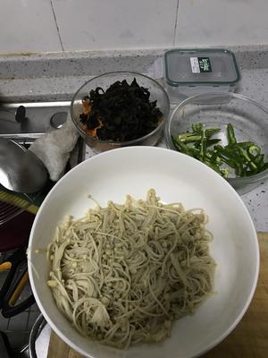 鱼香金针菇的做法 步骤2