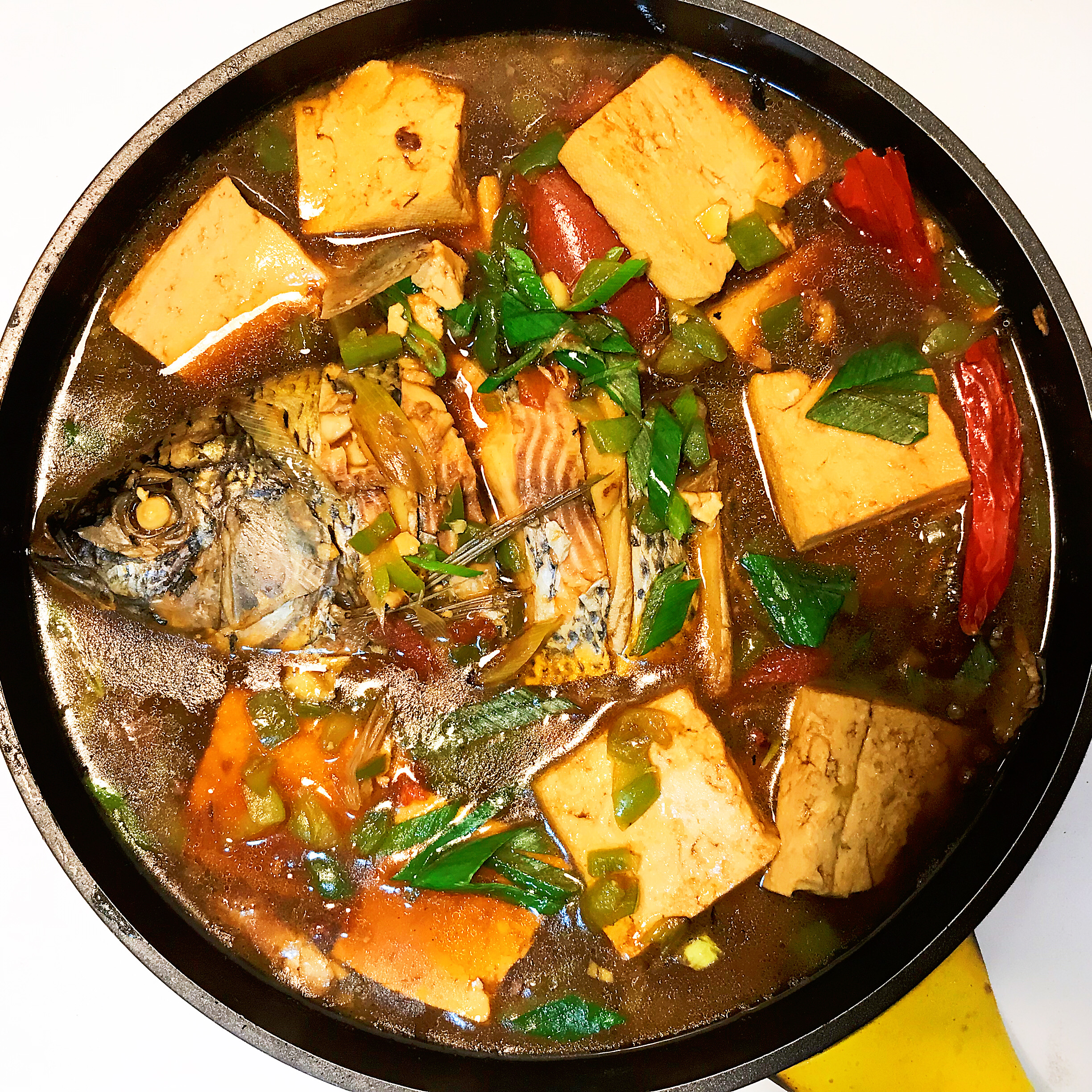 红烧罗非鱼炖豆腐的做法