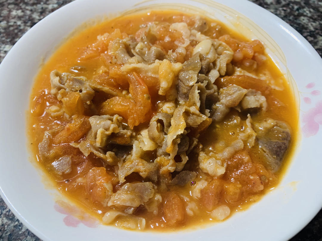 番茄金针菇肥牛汤