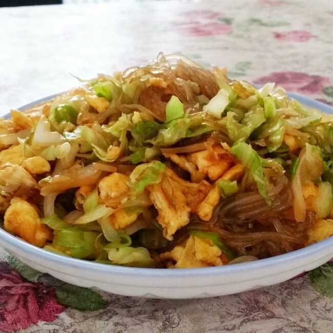 包菜粉丝炒鸡蛋