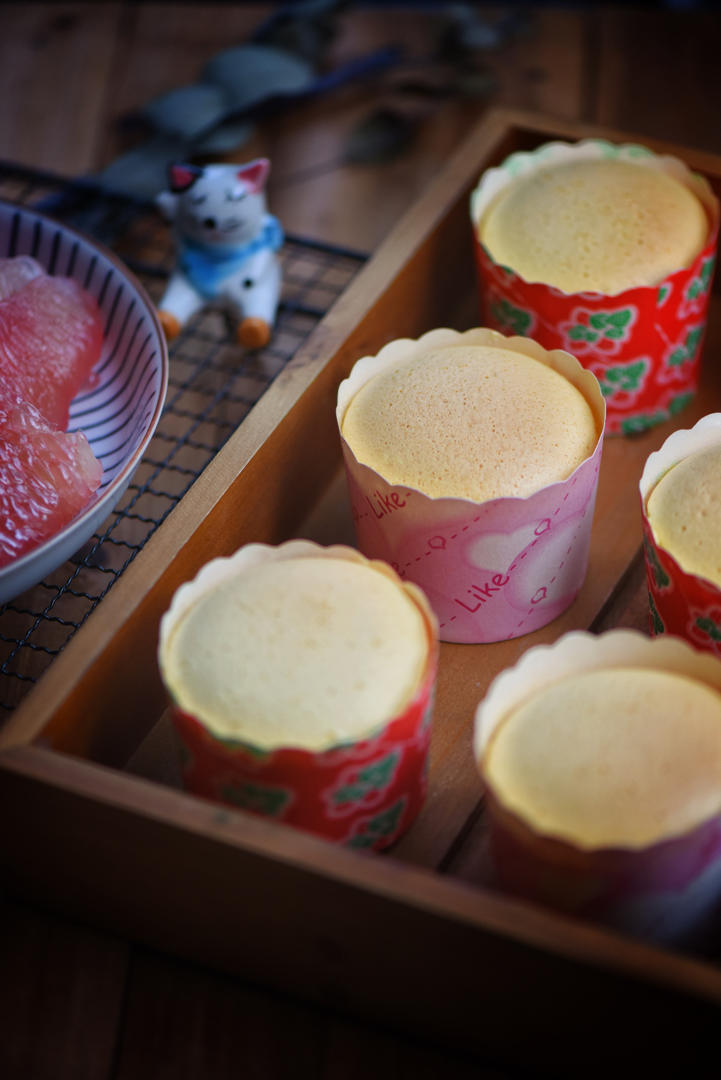 软萌软萌的古早味纸杯蛋糕