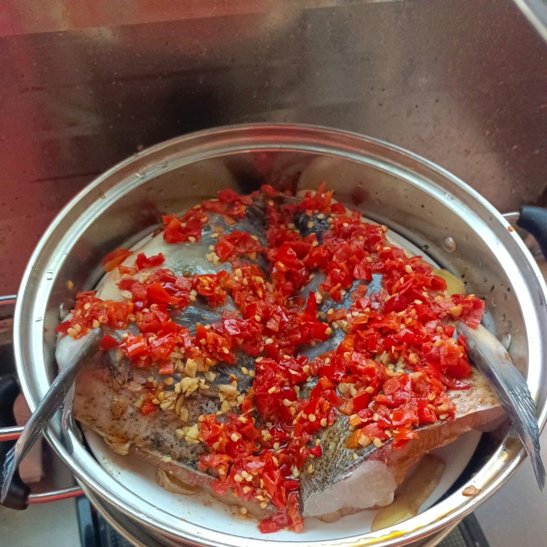 家庭版剁椒蒸鱼头，味道胜比大酒店👍