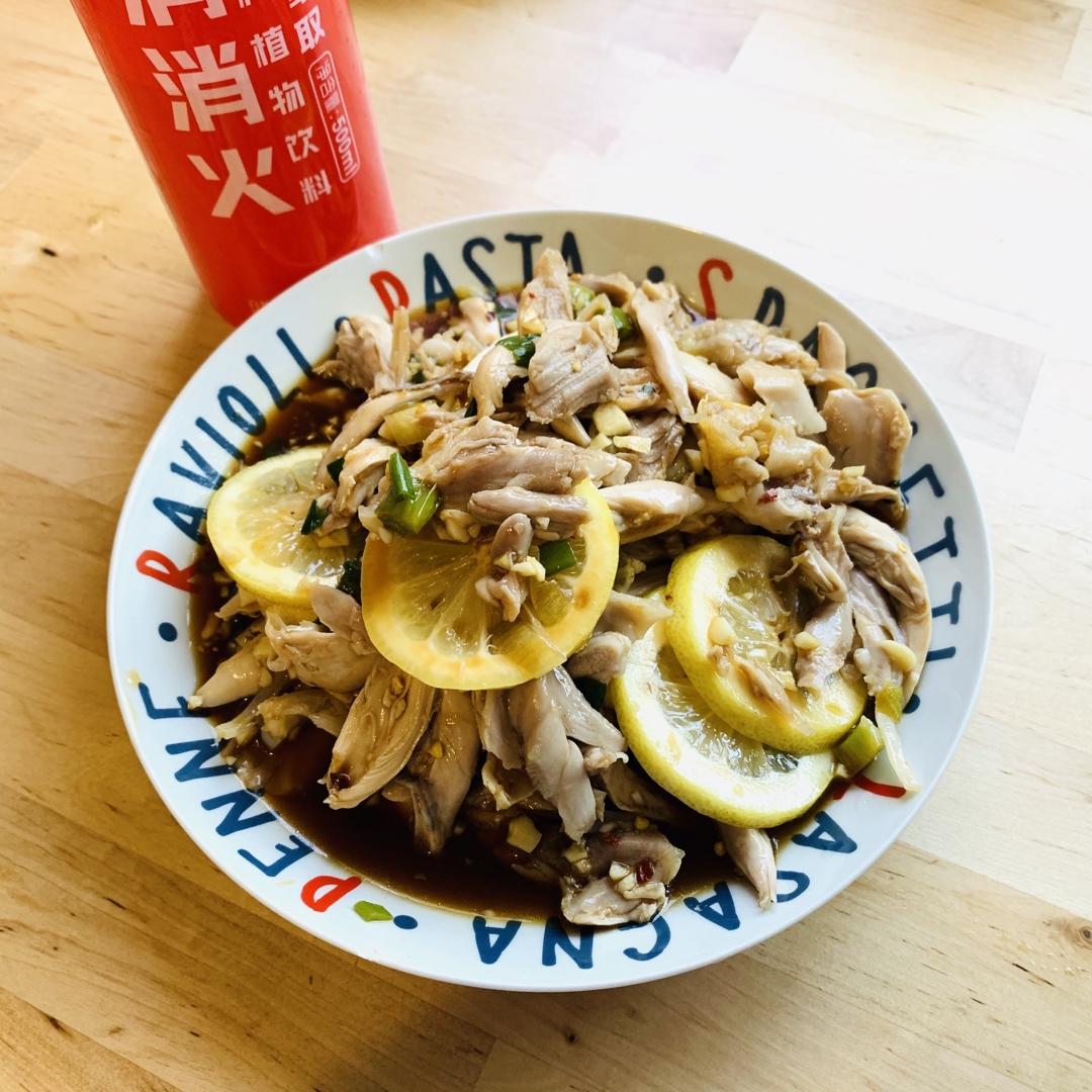 💥疫情期吃啥？🍋柠檬酸辣手撕鸡腿🔥酸辣爽口开胃