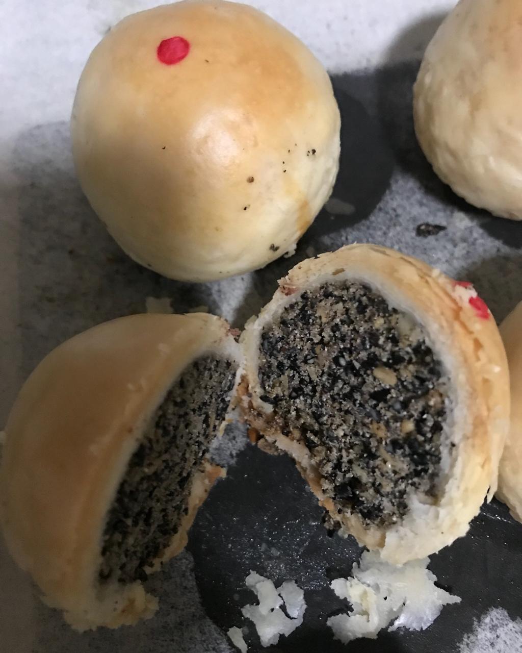 苏式椒盐芝麻月饼