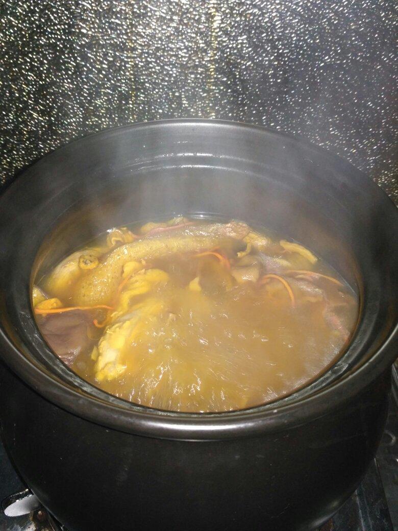 羊肚菌竹荪野生菌菌汤包猪手煲汤