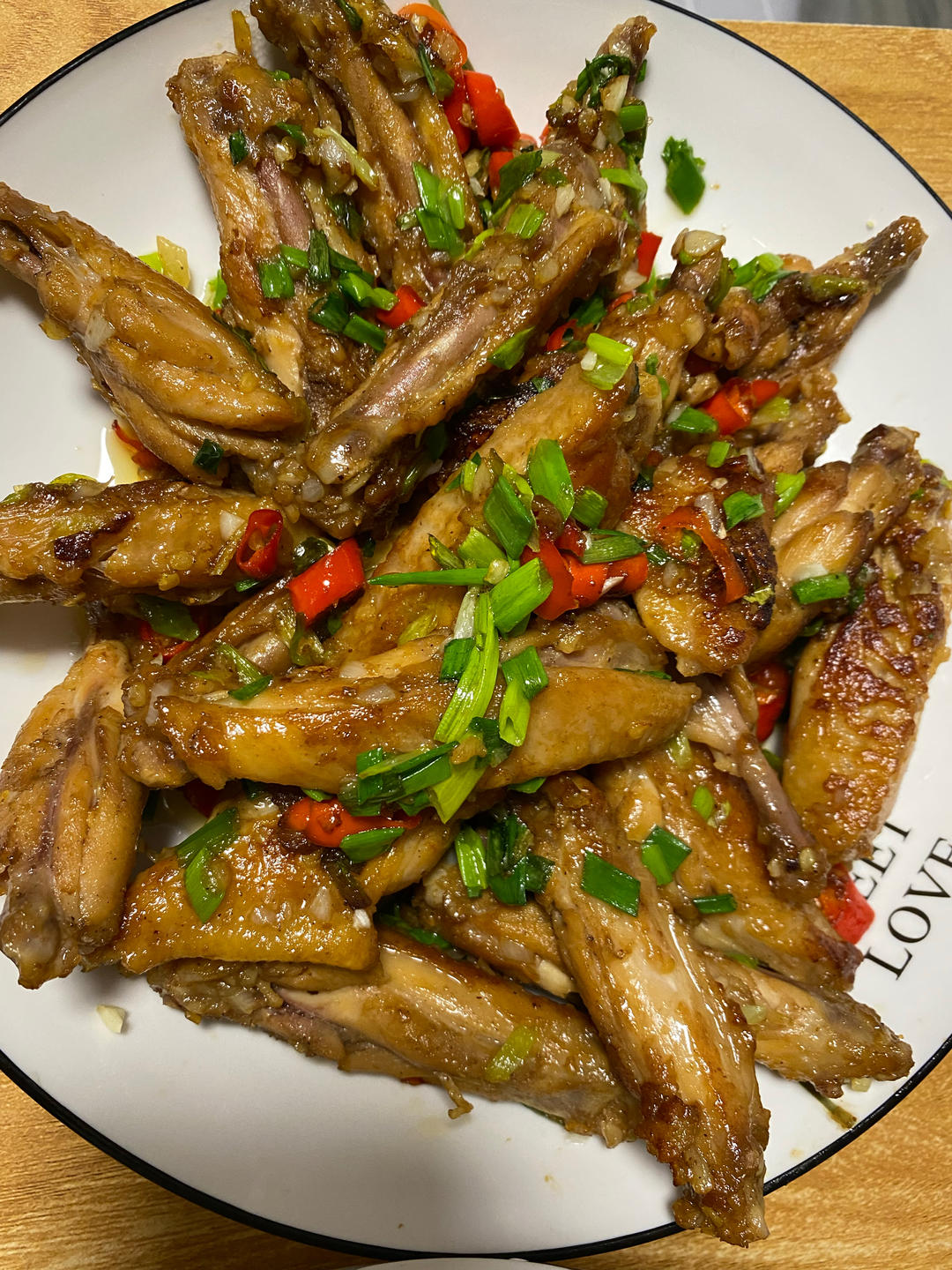 蒜香鸡翅，这才是鸡翅最好吃的做法