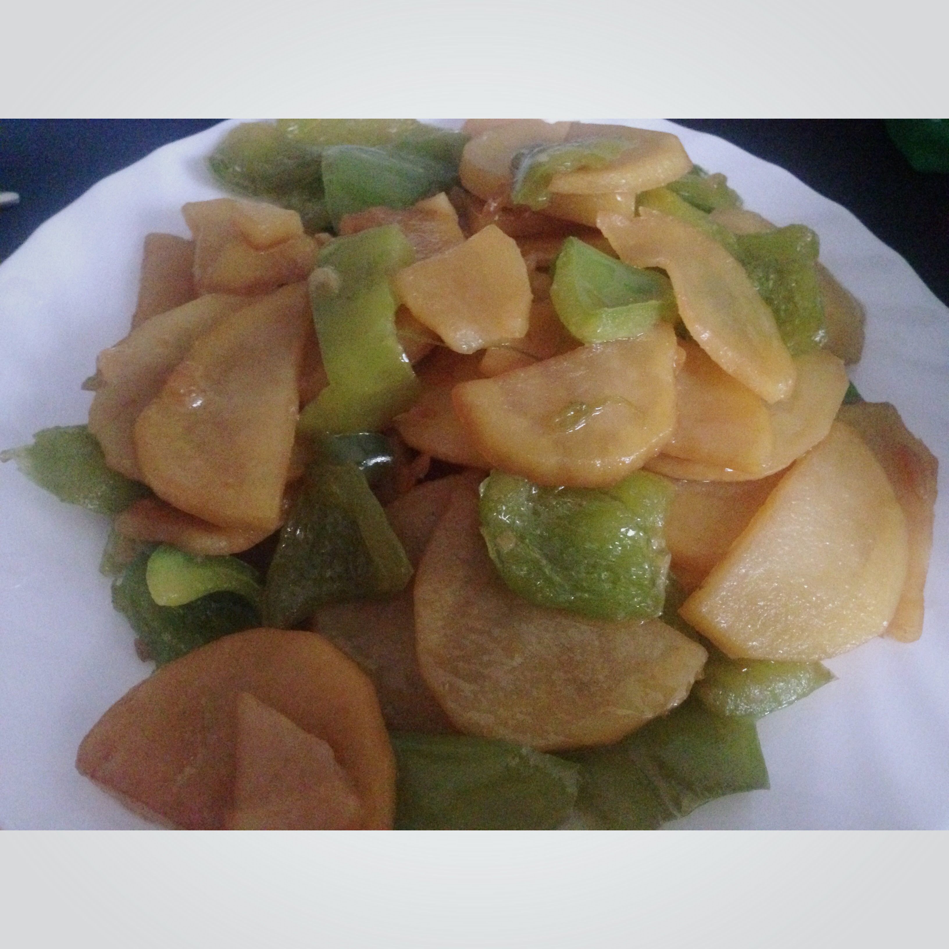 青椒番茄土豆片