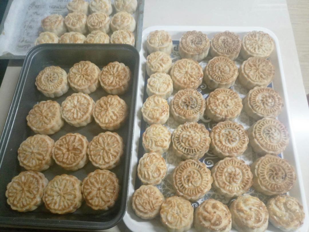 广式月饼——蛋黄莲蓉月饼