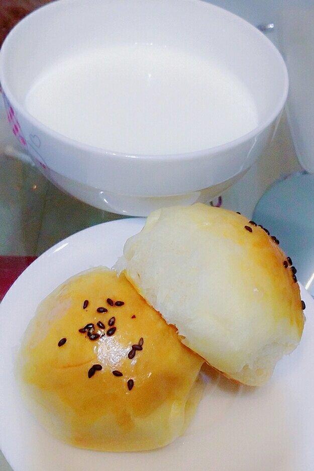 大人小孩都爱不释口的【蜂蜜牛奶小餐包】