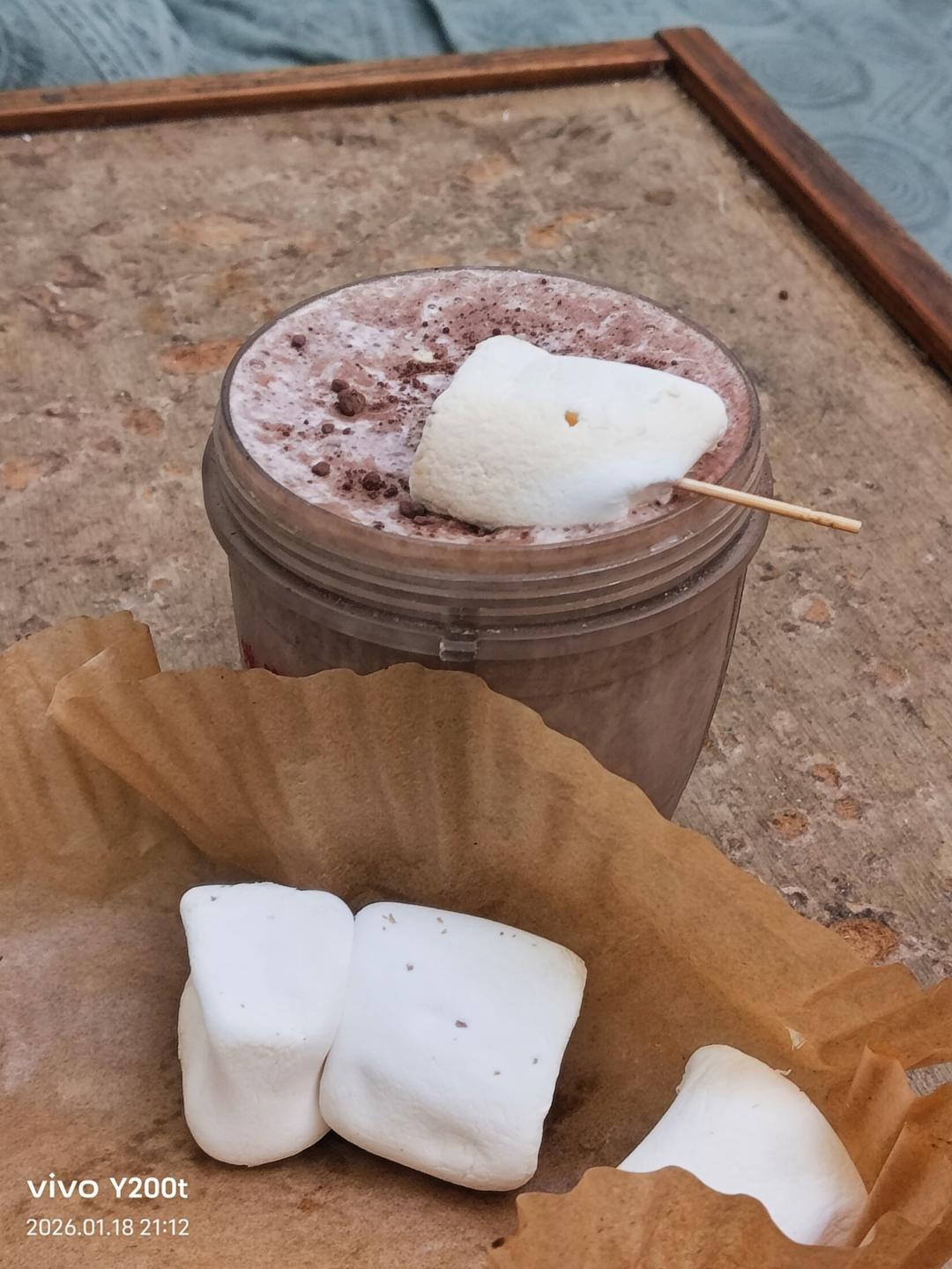 『巨巨巨好喝』香蕉可可奶昔|完美搭配