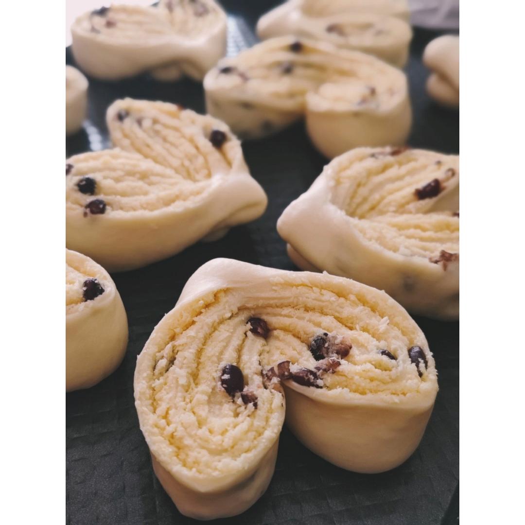 25%全麦红茶葡萄干椰蓉面包