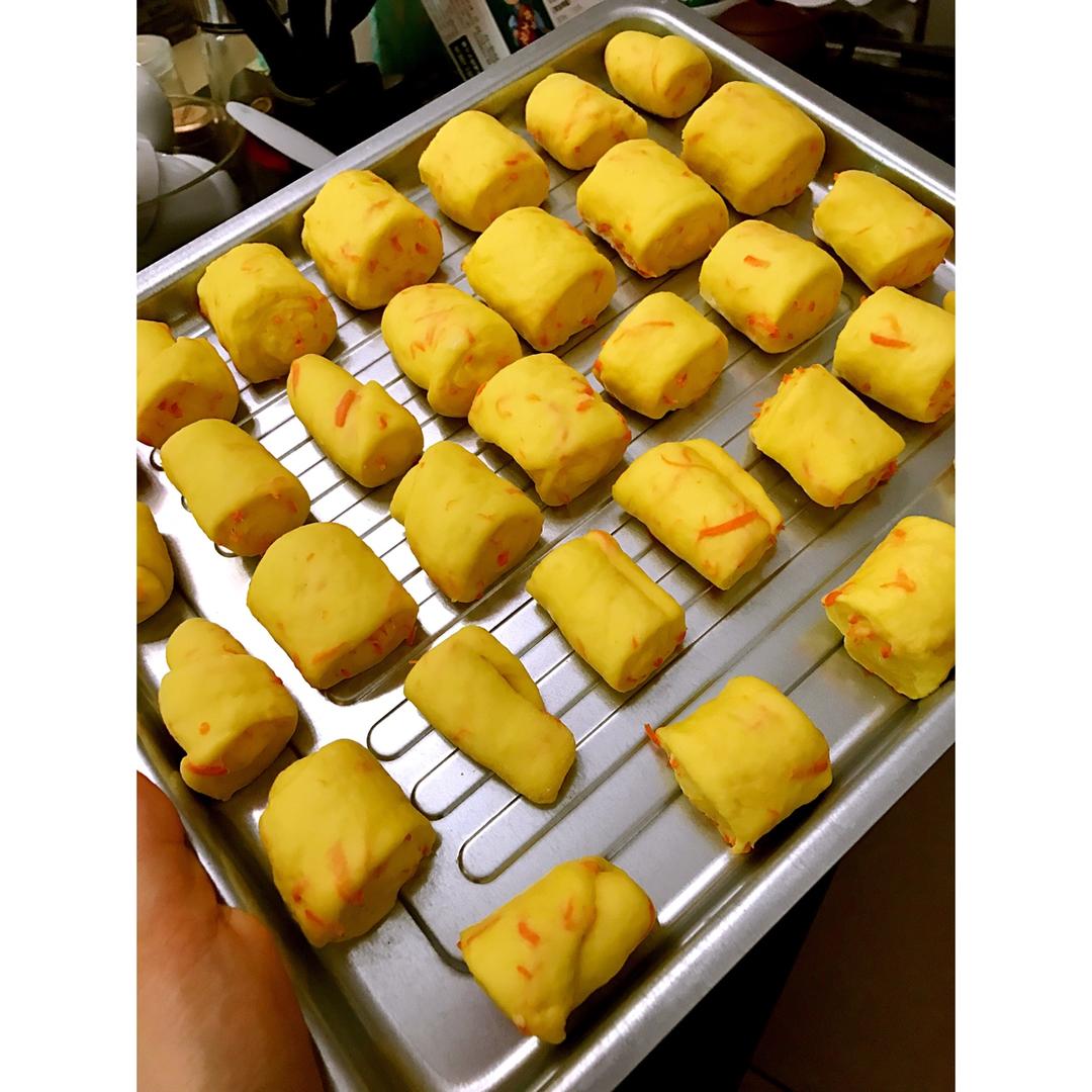 胡萝卜奶油小面包