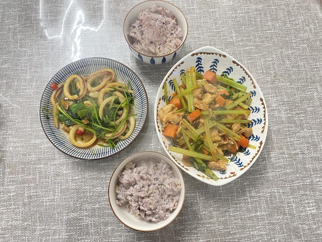 爆炒鱿鱼须，加上这一步，可以与铁板鱿鱼媲美