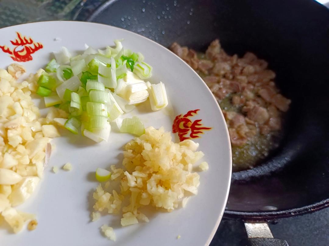 白菜炒羊肉 | 拉条子必备的做法 步骤3