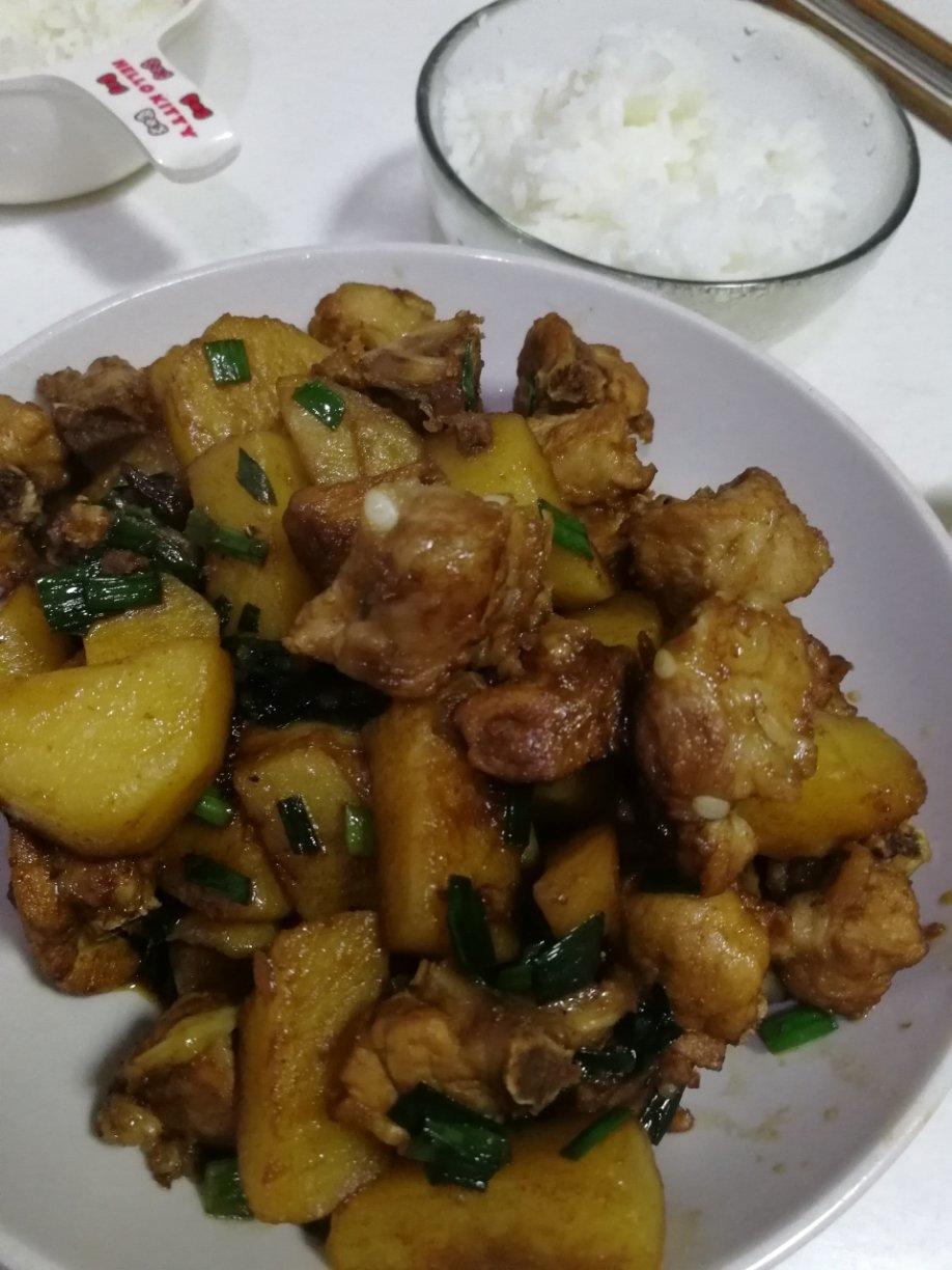 土豆炖排骨
