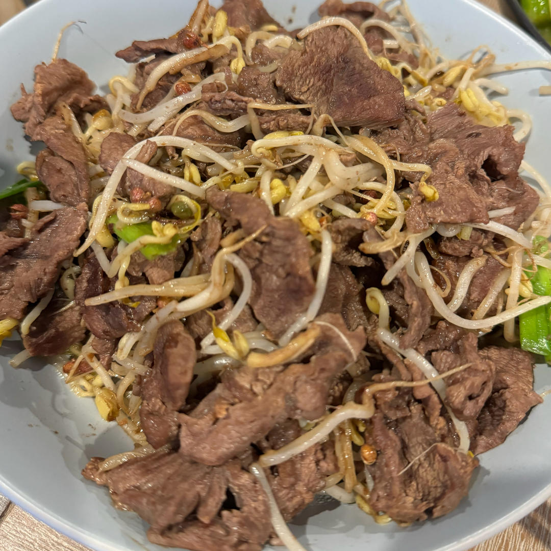 牛肉炒豆芽