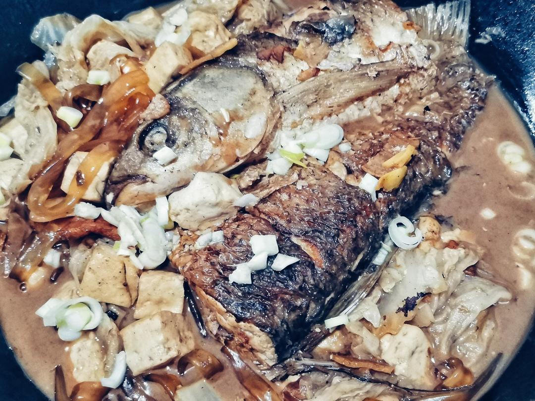 得莫利炖鱼《春江开 炖一条家乡味的开江鱼》