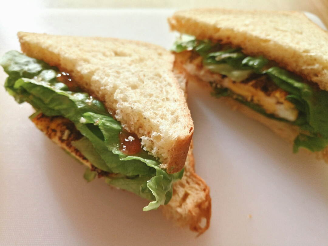 自创减脂早餐爱心三明治的做法