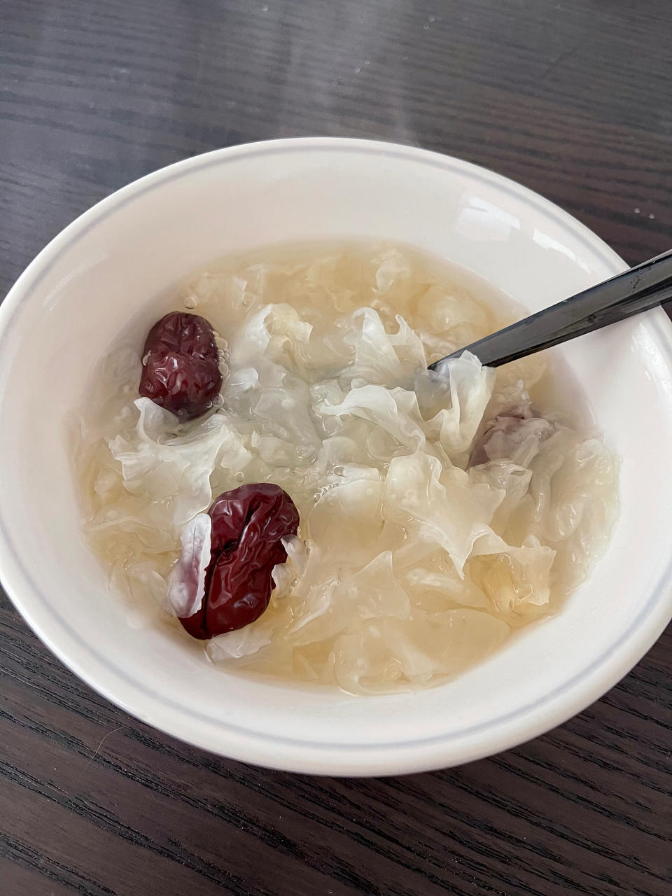 冰糖银耳红枣汤