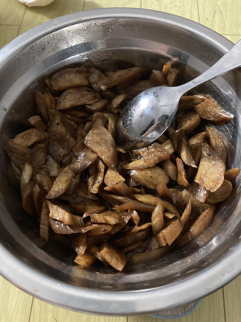 一个人能吃两盘的油焖笋