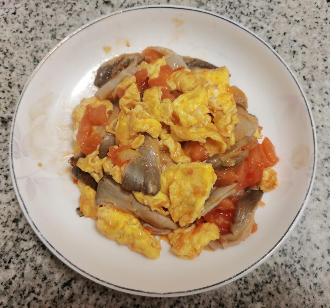 西红柿鸡蛋炒蘑菇（酸甜口）