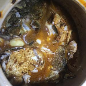 砂锅鲢鱼头（也可不用砂锅）的做法 步骤5