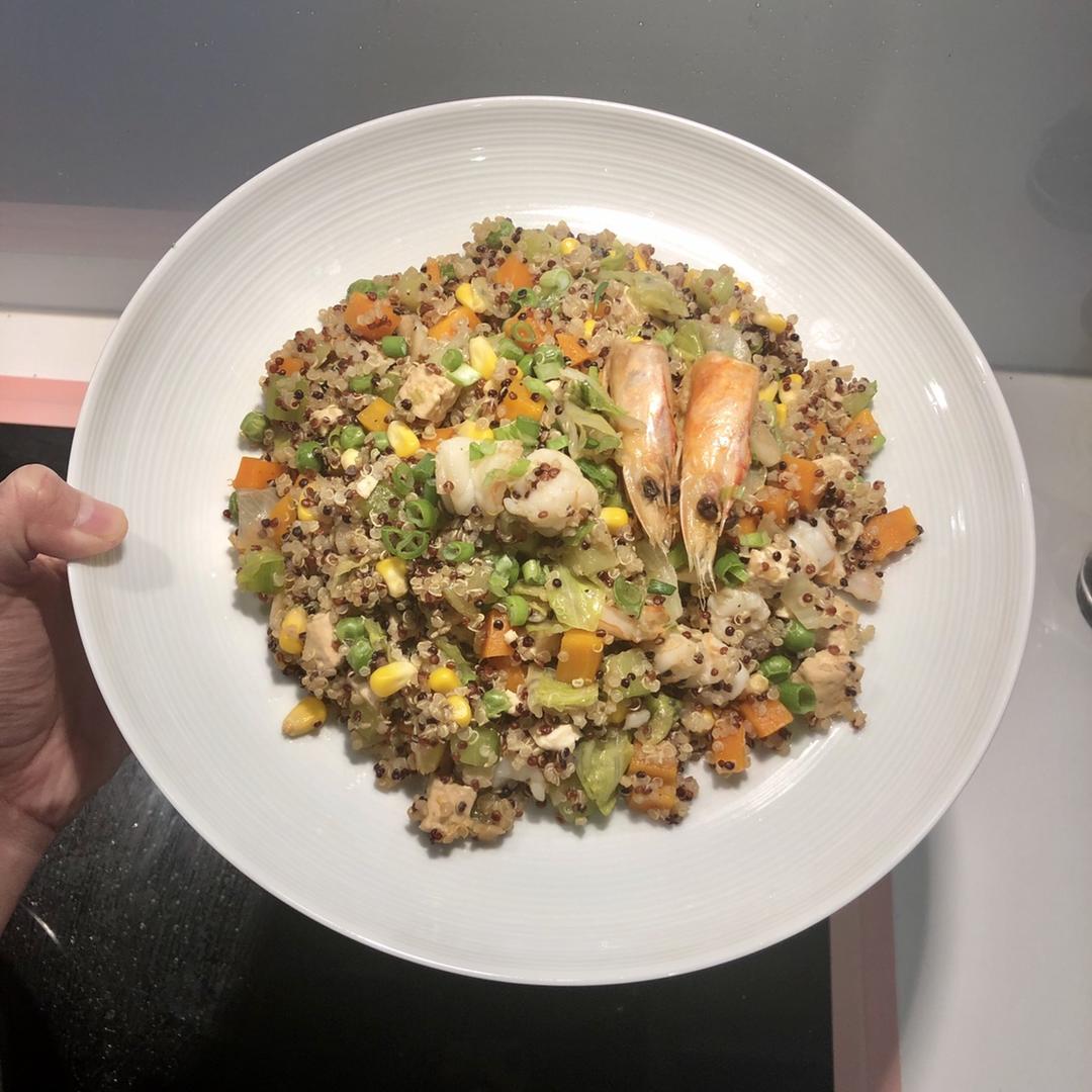 吃出人鱼线的藜麦鲜虾炒饭