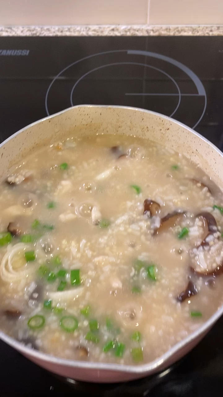 香菇鸡丝粥