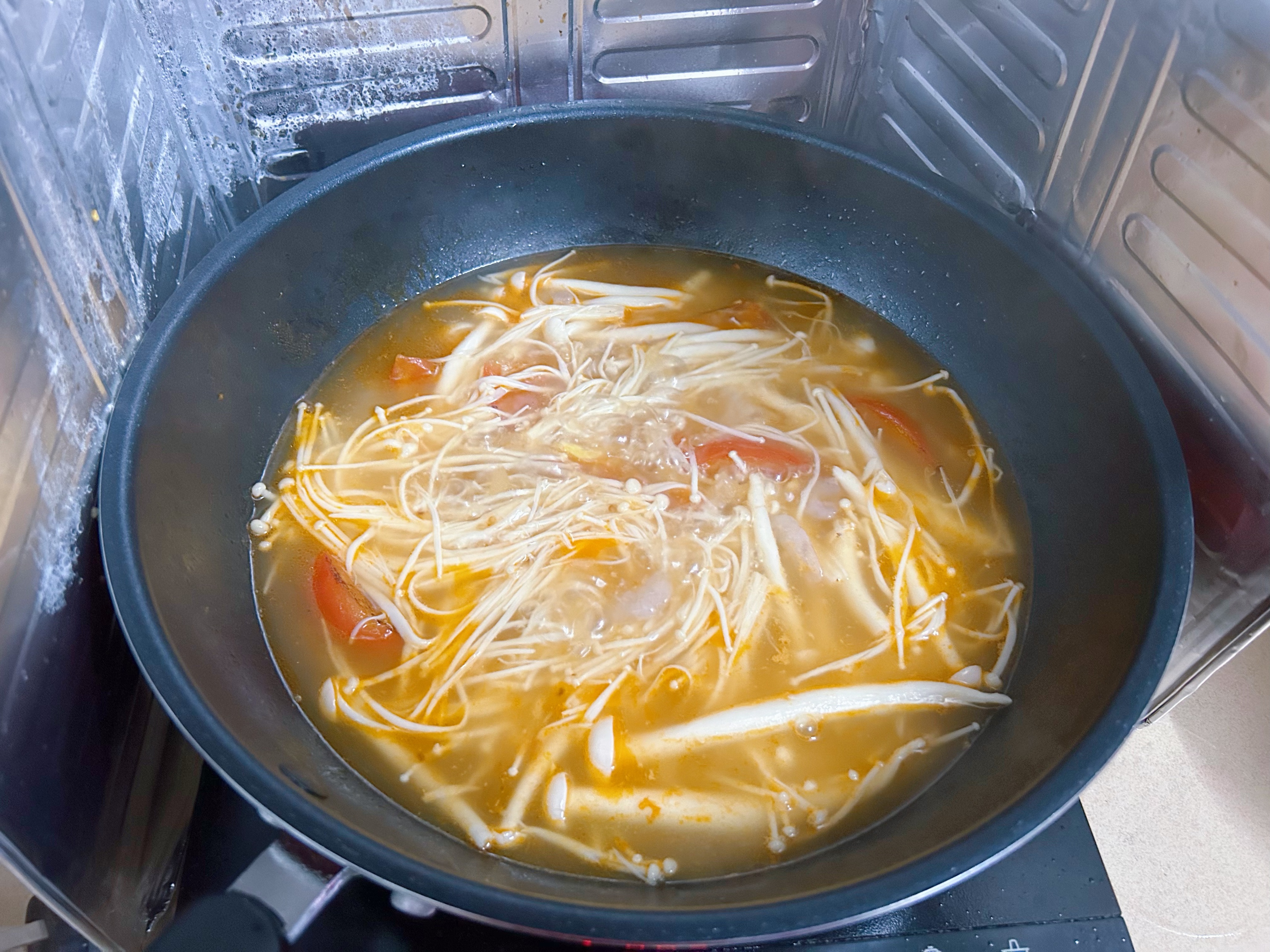 广东靓汤——酸甜开胃的番茄杂菇鲜虾汤的做法 步骤8